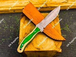 Cuchillo de caza de hoja fija de acero de Damasco hecho a mano para exteriores con mango de madera Pakka personalizado y colorido, y funda de transporte de cuero OEM - Product Image 3