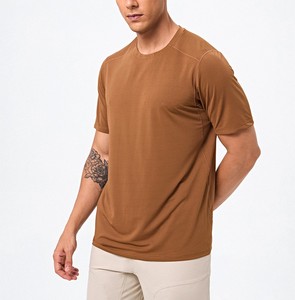 เสื้อยืดผู้ชายไซส์ใหญ่ โพลีเอสเตอร์ แห้งเร็ว คอกลม ทรงปกติ แขนสั้น สีพื้น รับสกรีนโลโก้ สวมใส่สบาย ระบายอากาศได้ดี น้ำหนัก 220 กรัม - Product Image 5