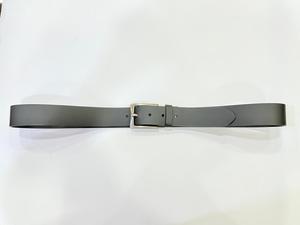Cinturón de Cuero Color Carbón con Hebilla de Acero Satinado, Estilo Moderno, Ajustable, Unisex, para Uso Diario Informal - Product Image 2