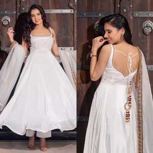 Conjunto de diseñador con top Anarkali de georgette sintético con bordado y múltiples agujas, con pantalón y dupatta, completamente cosido y listo para usar. - Product Image 4