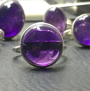 Anillo de piedras preciosas de amatista de alta calidad en plata para compromiso, o fiesta aniversario de bodas, fabricación de joyas de plata natural - Product Image 1