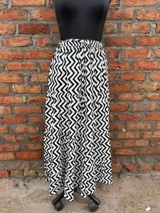 Jupe longue décontractée pour femme, modèle de couture respirant à taille élastique, design à volants avec méthode de tissage non tissé - Product Image 3