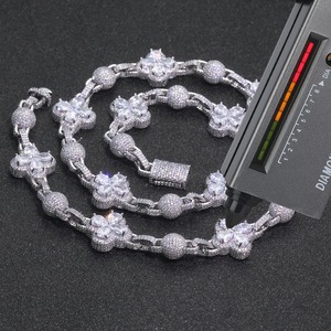 Pulsera de Perlas de Agua Dulce con Eslabones de Flor de Trébol, Chapada en Rodio, Estilo Hip Hop, Lujosa y Moderna para Hombre - Product Image 3