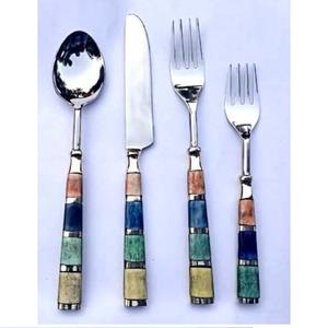 Cubertería de cocina de acero forjado a mano de alta calidad con acabado brillante, incluye cucharas de té, cuchillos, tenedores y cucharas de mesa con acabado espejado. - Product Image 1