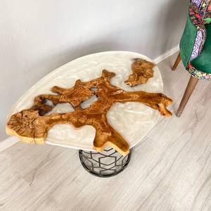 Mesa de Centro Personalizable Pintada a Mano con Resina Turquesa y Borde Natural Emerald Lagoon, Ecológica - Product Image 3