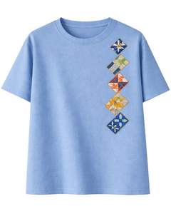 Camiseta de Mujer Azul Cielo Personalizada con Bordado de Patchwork, Cuello Redondo de Algodón Suave, Manga Corta Informal, Top Ligero de Verano - Product Image 1