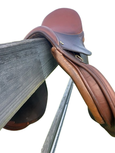 Selle d'Équitation Anglaise en Cuir avec Arceau en Bois, Fabrication Artisanale Premium, Confortable, Durable, Ajustement Sécurisé, Équipement d'Équitation - Product Image 2
