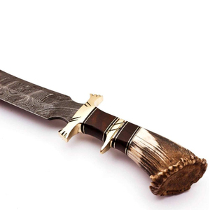 Cuchillo de Caza Personalizado de Acero de Damasco, Hoja Fija de Espiga Completa con Funda de Cuero para Uso en Campismo y Supervivencia al Aire Libre - Product Image 4
