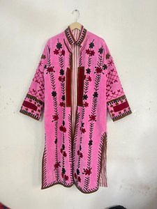 เสื้อแจ็คเก็ตซูซานีกำมะหยี่ปักลายดอกไม้สีชมพูสุดหรูสำหรับผู้หญิง คอตั้ง แขนยาว สไตล์โบฮีเมียน เสื้อคลุมสำหรับฤดูใบไม้ร่วง - Product Image 1