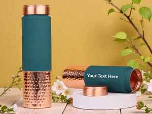 Bouteille d'eau en cuivre pur de couleur naturelle, faite à la main et personnalisée par World Craft Impex - Product Image 2