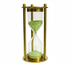 Sablier en laiton avec sable vert, style vintage, horloge décorative pour la maison, le bureau, ou comme cadeau - Product Image 2