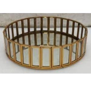 Plateau en métal au design original pour servir des desserts ou des pâtes sur mesure, idéal pour les mariages, les événements et les services de traiteur. - Product Image 1