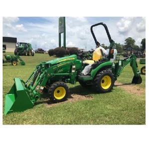 Tracteur agricole miniature moderne John Deere 2025R avec phares LED et un poids de 1793 livres pour une stabilité maximale sur le terrain - Product Image 5