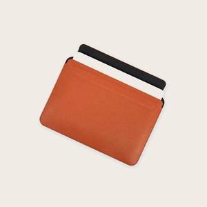 Funda Personalizable y Duradera para Laptop MacBook Air de Cuero Genuino con Logotipo Personalizado, Set de Escritorio LS-0262 - Product Image 2