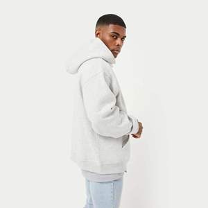 Survêtements personnalisés pour femmes, grammage lourd 500 GSM 350 GSM, en molleton polyester/coton, avec broderie, comprenant un sweat à capuche oversize et un short - Product Image 3