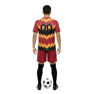 Ensembles d'uniformes de football unisexes imprimés par transfert thermique, respirants et à séchage rapide, options de nom d'équipe personnalisé, options de marque privée, tailles disponibles - Product Image 3