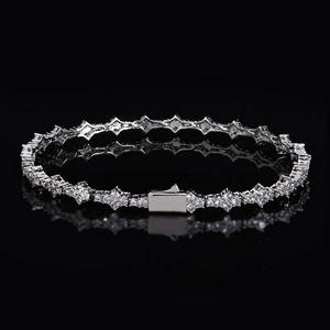 Bracelet tennis diamant, mélange de tailles rondes brillantes, sertissage griffe, plaqué or 10K/18K, IGI, style Hip Hop, motif fleur, unisexe, pour mariage et anniversaire - Product Image 1