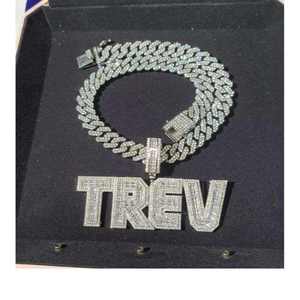 Pendentif Lettre TREV Plaqué Argent avec Strass en Cristal, Bijou Hiphop Tendance pour Homme - Product Image 2