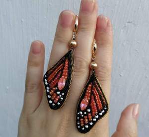 Boucles d'oreilles brodées de perles de luxe, faites à la main, bijoux perlés pour fêtes et occasions spéciales pour femmes à prix avantageux - Product Image 2