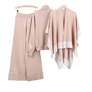 ชุดถักนิตติ้งแนวลำลองของผู้หญิง3ชิ้น, ผ้าคลุมไหล่สีล้วนเสื้อคอกลมแขนยาวกางเกงขายาวแฟชั่นสไตล์วินเทจสำหรับฤดูหนาว - Product Image 1