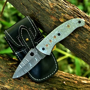 Cuchillos plegables para exteriores con forma de hoja para caza, pesca y preparación de comidas en campamentos. - Product Image 1