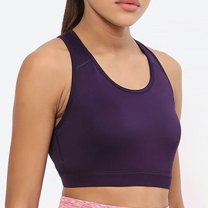 Soutien-gorge de sport respirant pour femme avec logo personnalisable sur le devant et maintien moyen - Tissu Spandex/Polyester de haute qualité - Product Image 3