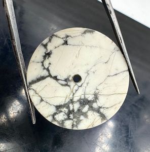 หน้าปัดนาฬิกาทำจากหินโฮไลต์ธรรมชาติ ขนาด 31.50 มม. หนา 1.60 มม. ขัดเงาด้านเดียว - Product Image 1