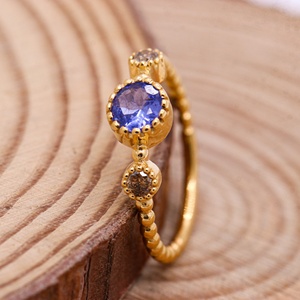 Anillo de Plata de Ley 925 al por Mayor, Chapado en Oro Amarillo, con Tres Piedras de Zafiro Azul Natural y Diamantes, Joyas Memoria - Product Image 3