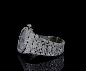 Reloj Deportivo y de Negocios de Primera Calidad con Diamantes Moissanite, Cuarzo, Esfera con Números Arábigos Negros, Caja de Acero Inoxidable y Cristal, ETA - Product Image 6