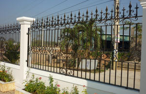 Paneles de Cerca de Hierro Forjado de Lujo para Villas y Estancias, Cercas Decorativas para Jardín Exterior, Acabado de Seguridad Metálico Personalizado con Recubrimiento en Polvo - Product Image 6