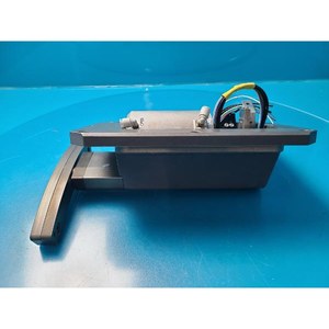 Cylindre pneumatique compact SMC CQ2BS63-44.5-DCI825GI, utilisé comme pièce détachée pour équipement semi-conducteur d'occasion - Product Image 3