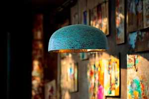 Lámpara colgante de cúpula hecha a mano con pátina azul, de cobre puro, para interiores modernos y vintage, accesorio de iluminación de cúpula personalizado. - Product Image 6
