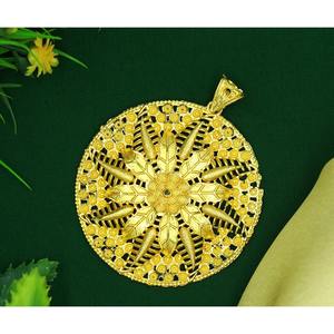 Ensemble de bijoux pendentifs en plaqué or tendance indiens de Dubaï Pendentifs et breloques à la mode - Product Image 2