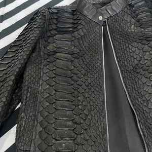 Veste en cuir pour hommes personnalisée de haute qualité pour l'hiver, tenue décontractée de couleur unie avec col montant, nouveau style et logo sur le devant - Product Image 3