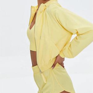 Ensemble short et coupe-vent 2 pièces pour femme – Léger, respirant, séchage rapide – Tenue de sport et de gym tendance pour l'automne – Fermeture éclair unie - Product Image 6