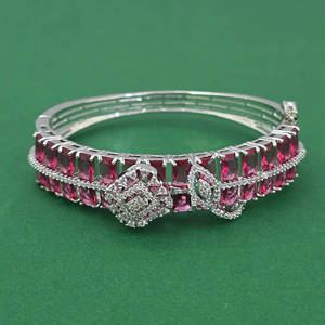 กำไลข้อมือทองเหลืองทำมือประดับเพชรคิวบิกเซอร์โคเนียแบบเปิดได้ ชุบโรเดียม ดีไซน์ลายสันติภาพ สไตล์คลาสสิก ของขวัญจาก Kanhai Jewels รุ่น 443961 - Product Image 6