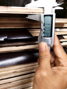 Ecológico 11mm Tego Film Faced Plywood Solución económica para la construcción de edificios para cocina Almacén E2 Formaldehído - Product Image 6