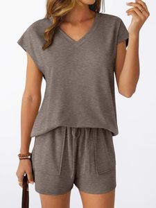 Fabricantes y exportadores ODM de ropa con cuello en V, conjunto de verano personalizado de dos piezas para mujer, camisa lisa de poliéster. - Product Image 3