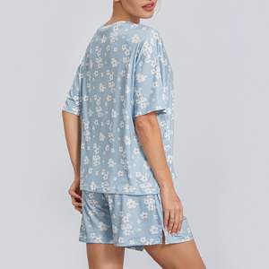 Conjunto de Camiseta y Pantalones Cortos para Mujer con Logotipo Personalizado, Tejido de Algodón, Estilo Urbano, Corte Regular, Decoración con Estampado Personalizado - Product Image 5