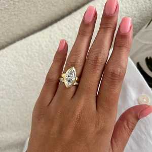 Bague solitaire conique unique sertie de 3 carats en or jaune 14 carats, monture marquise à chanfrein, ensemble de mariage, bague de fiançailles certifiée IGI - Product Image 4