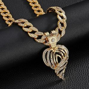 Collar con Colgante de Corazón de Aleación de Zinc Chapado en Oro con Cadena de Eslabones de Piedra Moissanita, Estilo Hip Hop, Unisex, Regalo para Fiestas Hindúes - Product Image 1