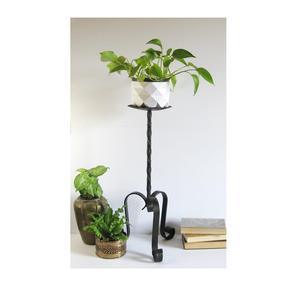 Support de pot de fleurs en fer industriel alliant esthétique métallique brut et support pratique pour plantes d'intérieur et d'extérieur - Product Image 5