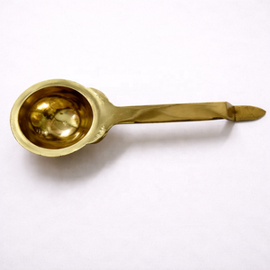 Cuillère Aarti en laiton antique à motif paon, louche Golchi, cuillère à huile Pooja indienne artisanale, louche rituelle, disponible en plusieurs tailles - Product Image 1