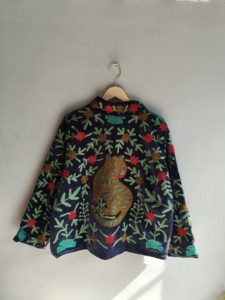 Chaqueta de Terciopelo Bordada a Mano con Estampado Floral, Cuello con Botones, Manga Larga, Transpirable, Chaqueta de Otoño para Mujer, REGALO para ELLA - Product Image 6