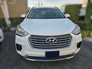 Hyundai Santa Fe SE FWD 2017 - Product Image 3