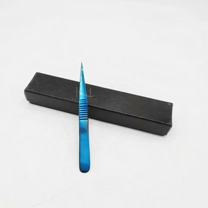 Pince à épiler pour cils bleue avec revêtement plasma, pointe droite, nouvelle prise en main / Pince à épiler individuelle, emballage en boîte noire - Product Image 5
