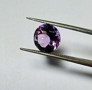 Aigue-marine naturelle violette, pierre ronde taillée, de haute qualité, certifiée IGI, effet lumineux, pour la fabrication de bijoux (bague, pendentif) - Product Image 3