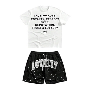 เสื้อยืดสีขาวแบบยูนิเซ็กซ์พร้อมลายพิมพ์ Loyalty และกางเกงขาสั้นตาข่ายสีดำ ชุดสตรีทแวร์ลำลองฤดูร้อน ผ้าฝ้ายระบายอากาศได้ดี - Product Image 1