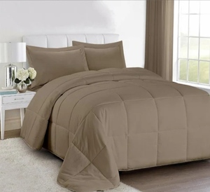 Offre Spéciale – Couette King Size Toutes Saisons avec Matelassage Carré, Insert de Couette Uni en Microfibre – Vente en Gros - Product Image 1