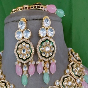 ชุดสร้อยคอพร้อมต่างหูประดับมอสซาไนต์ชุบทองคุณภาพพรีเมียมสุดหรูสำหรับงานหมั้น งานแต่งงาน และงานเลี้ยงสำหรับผู้หญิง - Product Image 2